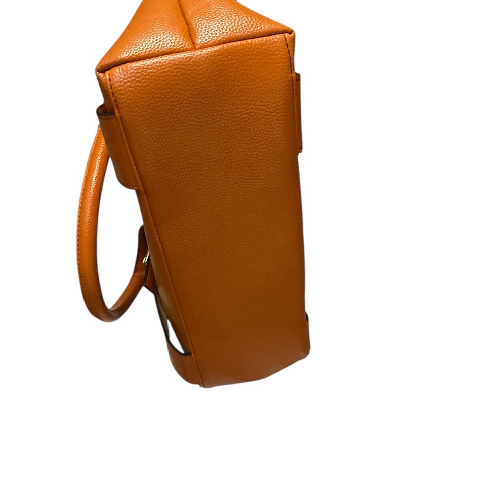 Tan zip top Shoulder Bag with Adjustable Strap and Structured Design - Picture 6 of 7